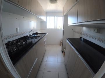 Alugar Apartamento / Padrão em Ponta Grossa. apenas R$ 890,00