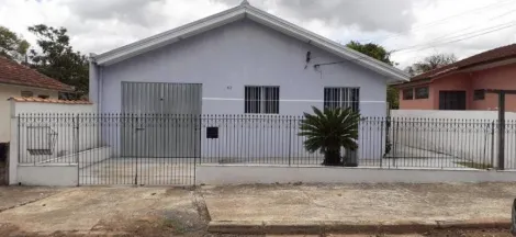 Alugar Casa / Padrão em Ponta Grossa. apenas R$ 1.100,00