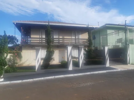 Alugar Casa / Padrão em Ponta Grossa. apenas R$ 1.800.000,00